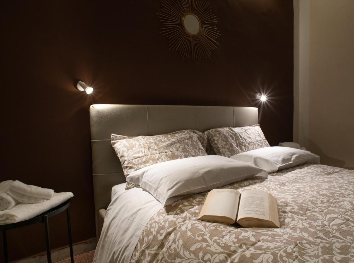 Corte Nicolaiana Apartments By Wonderful Italy Bari Bagian luar foto